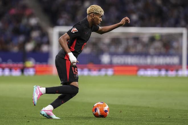 意甲：尤文0-2AC米兰，皮奥利保住帅位