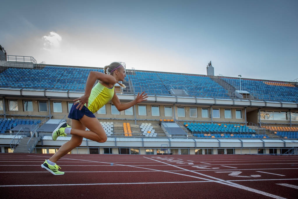 库里教你如何学会对抗后撤步投篮！